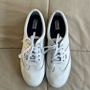 Keds Country Core Leather Sneaker. Very good condition. Size 11 M.
